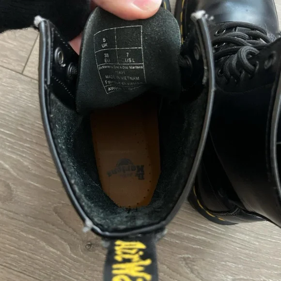 Doc Martens 1460 black leather boots - Picture 3 of 5